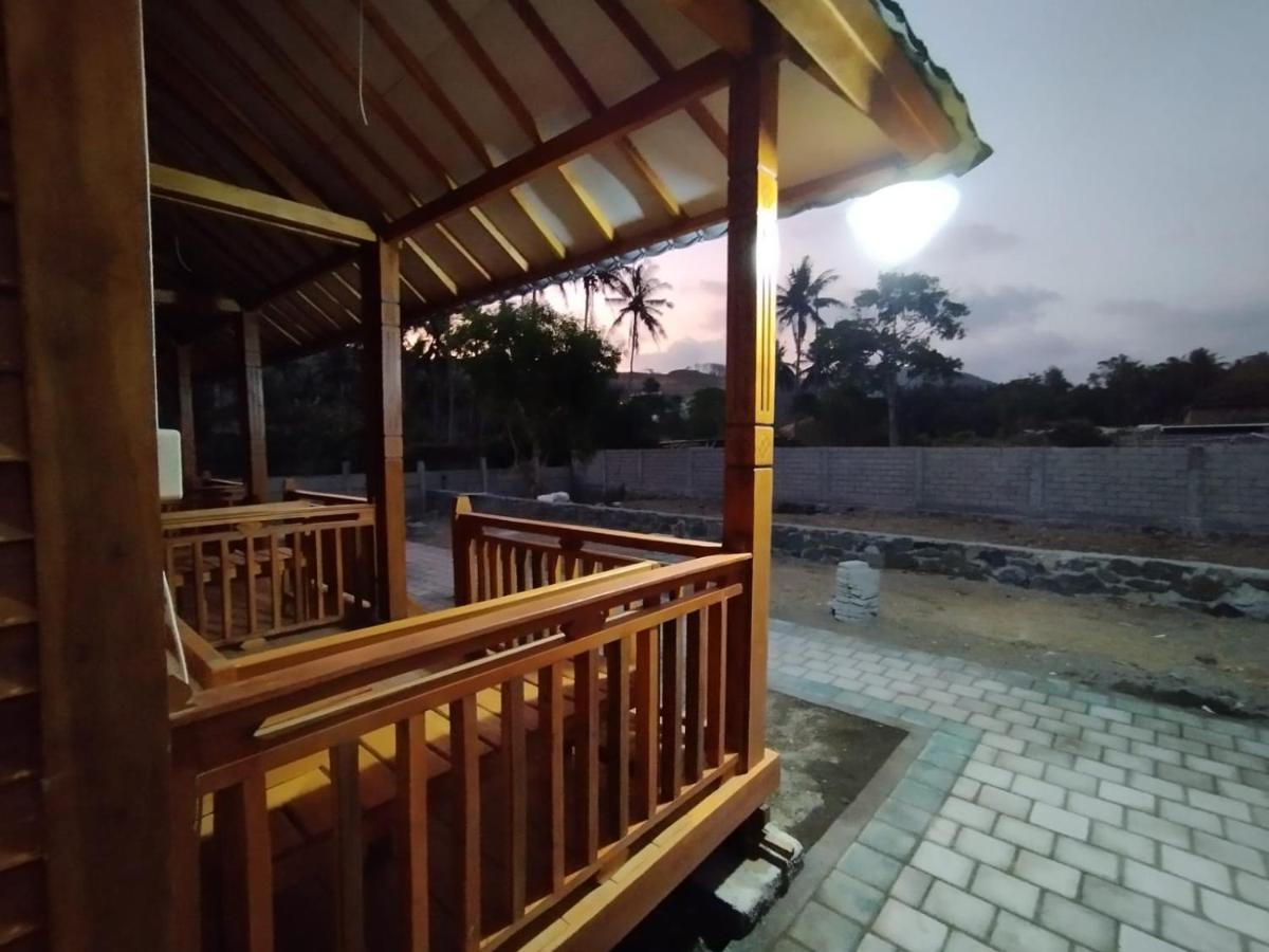 Mandalika Queen Hostel Kuta  Dış mekan fotoğraf