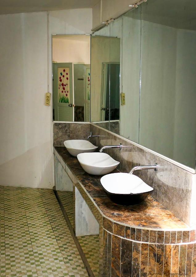 Mandalika Queen Hostel Kuta  Dış mekan fotoğraf