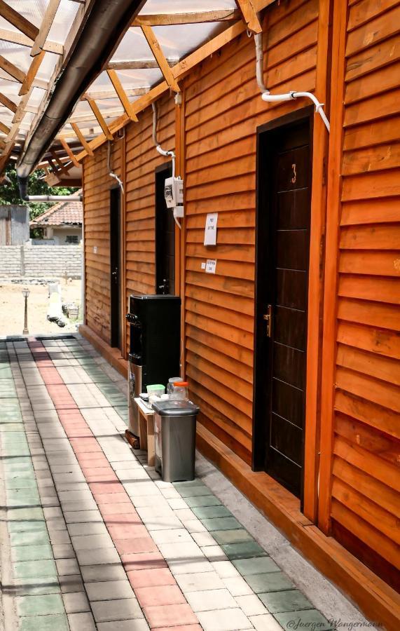 Mandalika Queen Hostel Kuta  Dış mekan fotoğraf